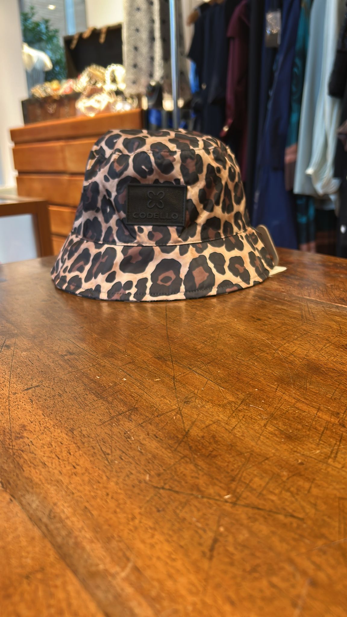 Cappellino a Cloche Animalier Impermeabile