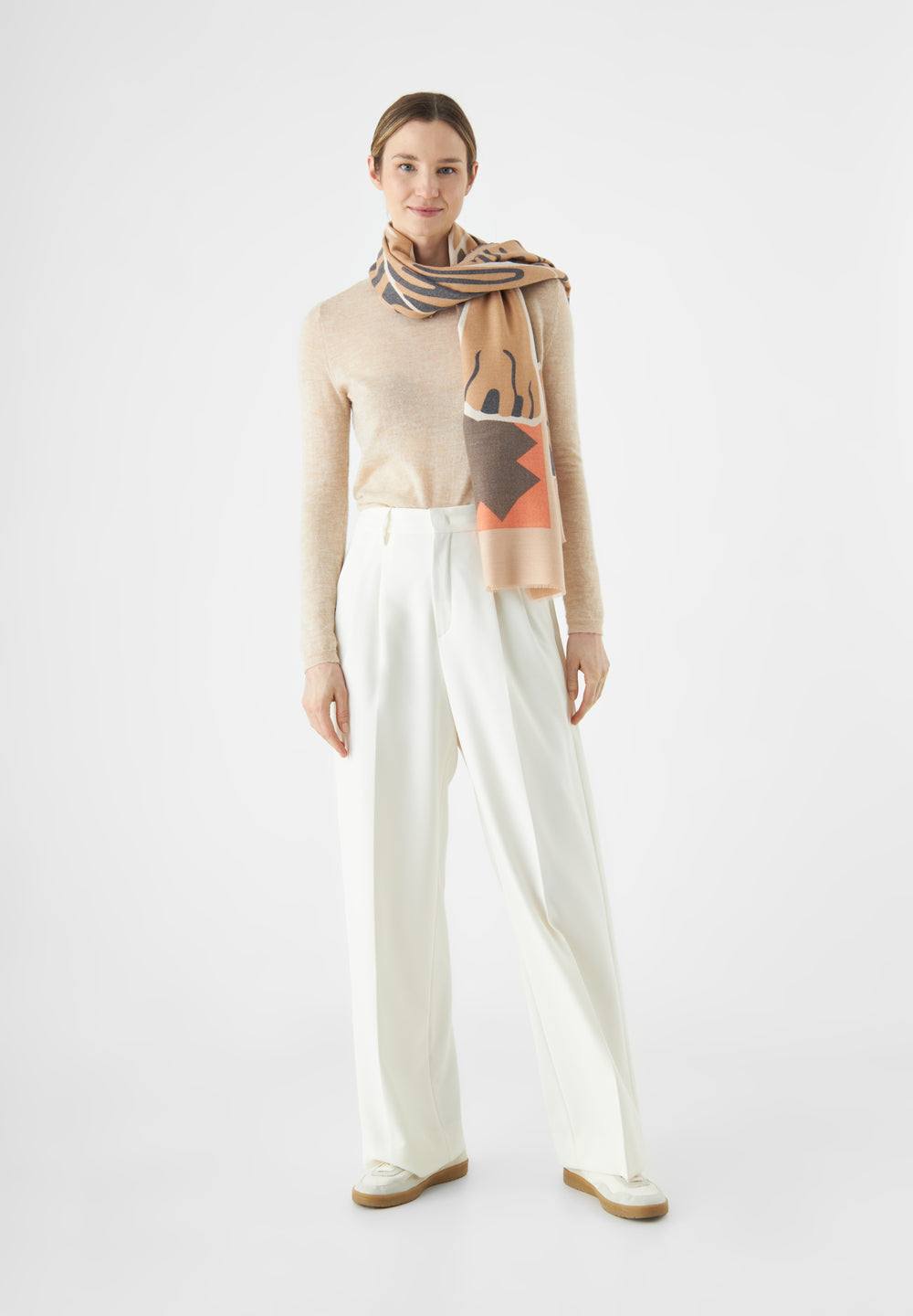 Sciarpa morbida con grande motivo a tigre in beige