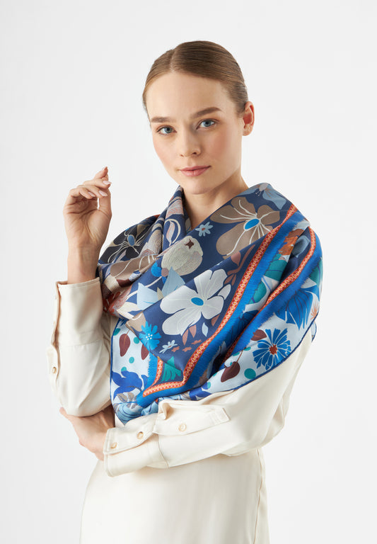 Foulard  in seta con motivo floreale in blu