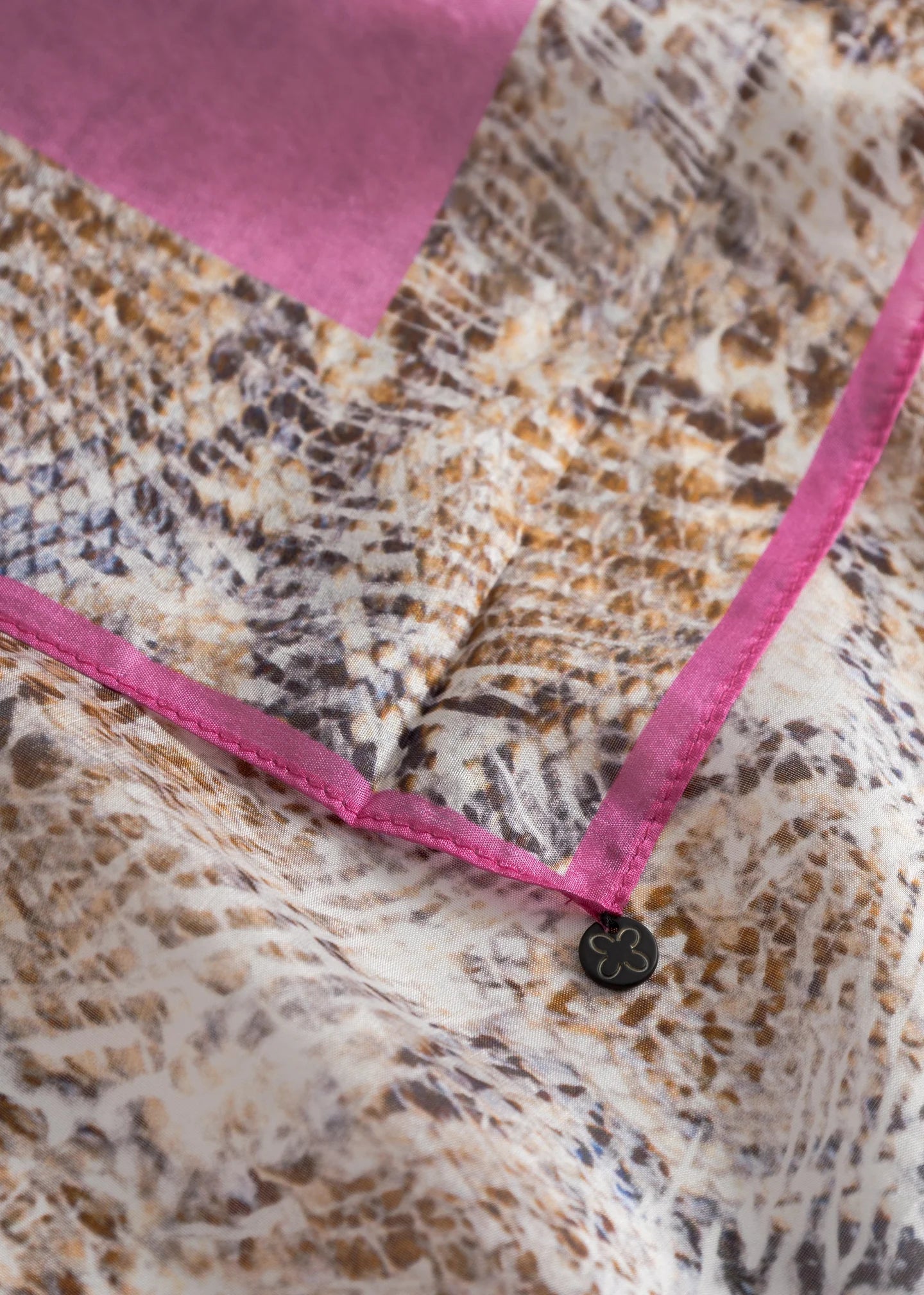 Foulard in seta con stampa serpente
