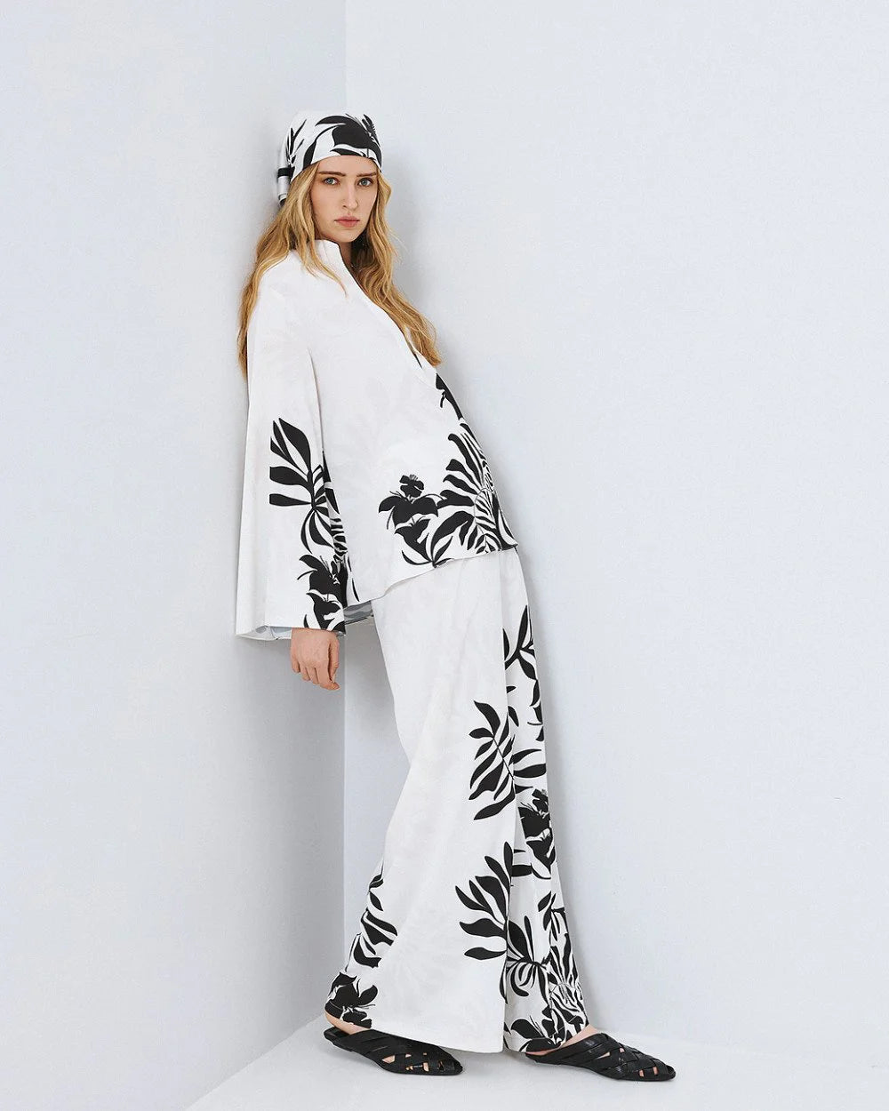 Floral Print Trousers - White and Blue