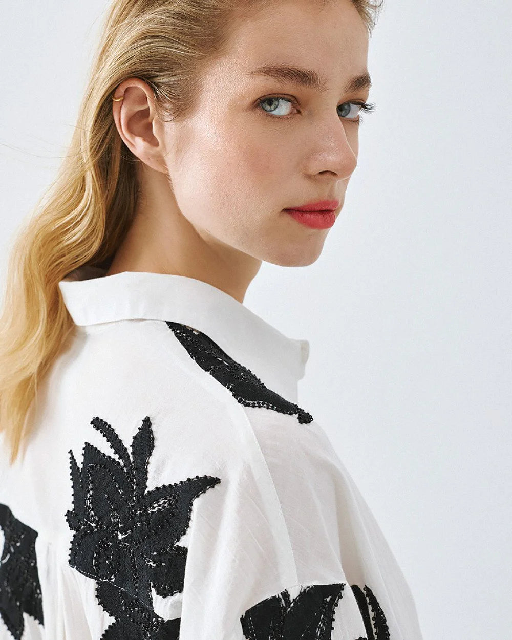 Cotton shirt with maxi floral embroidery - Camel, Black