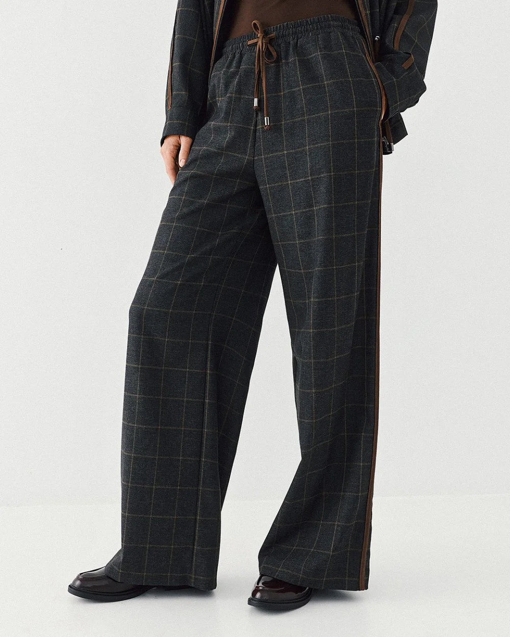Pantaloni con Motivo Finestrato ed Elastico in Vita