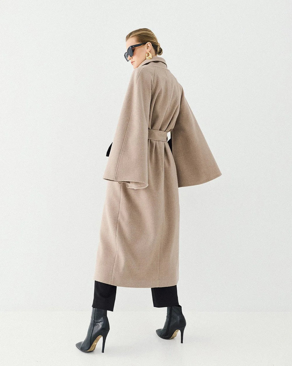 Cappotto a Vestaglia con Bottone, Maniche Ampie e Cintura