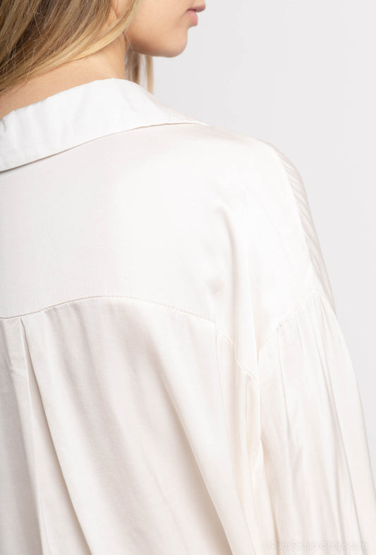 Oversized viscose and silk blouse with a satin effect and long sleeves