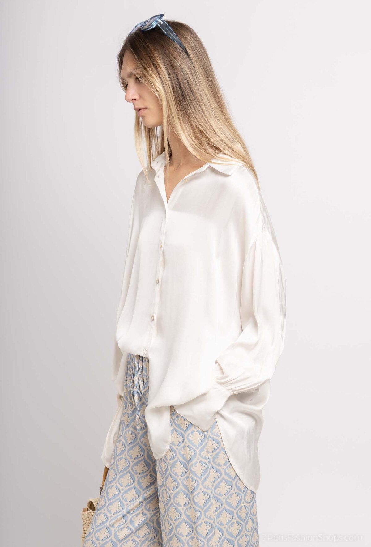 Oversized viscose and silk blouse with a satin effect and long sleeves