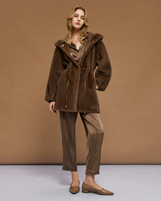 🐻 Parka in Eco-Pelliccia con Cappuccio: L'Eleganza Avvolgente