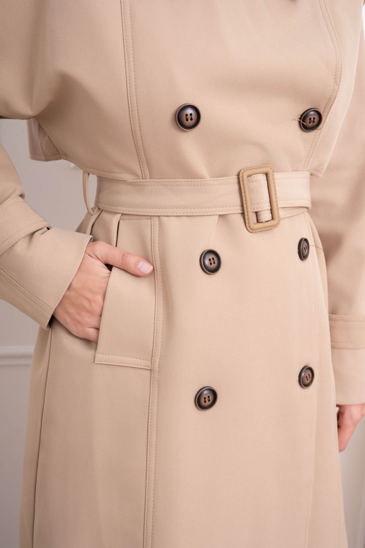 Trench Lungo Doppiopetto con Cintura - Nero, Beige
