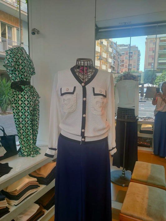 Maglia a Blouson Finto Cardigan: Eleganza Chic e Comfort Moderno