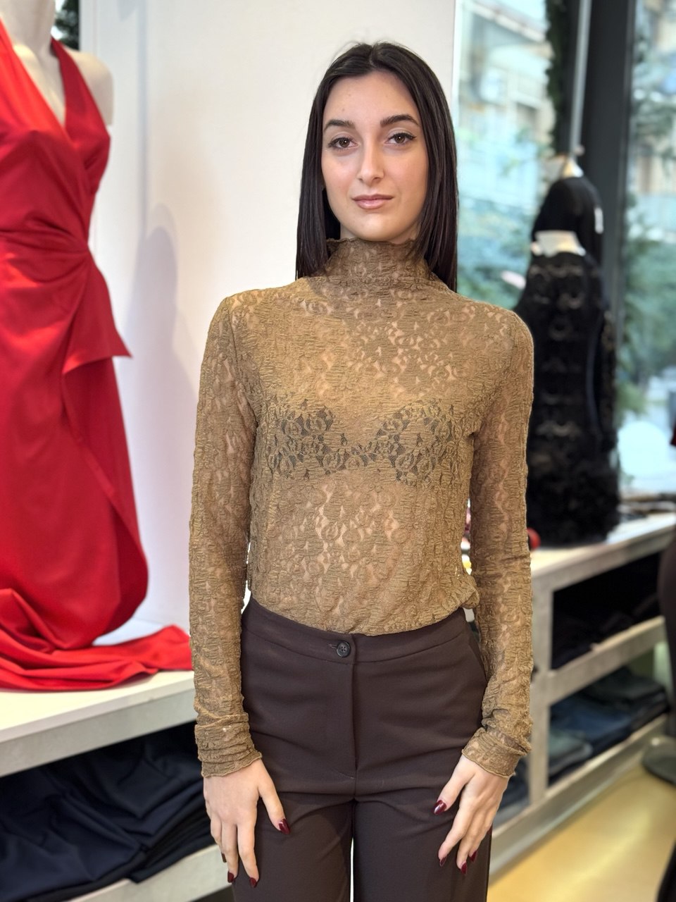 T-shirt a maniche lunghe in pizzo elasticizzato Nera