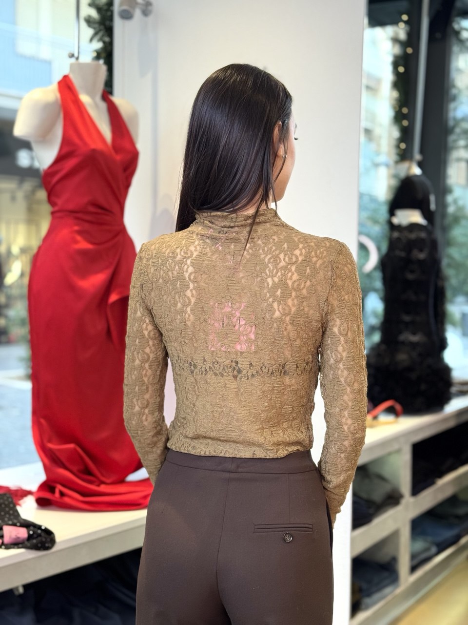 T-shirt a maniche lunghe in pizzo elasticizzato Nera