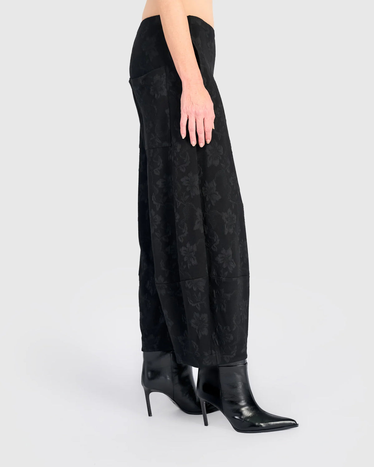 Pantaloni Ampi in Stampa Floreale su Tessuto Elasticizzato