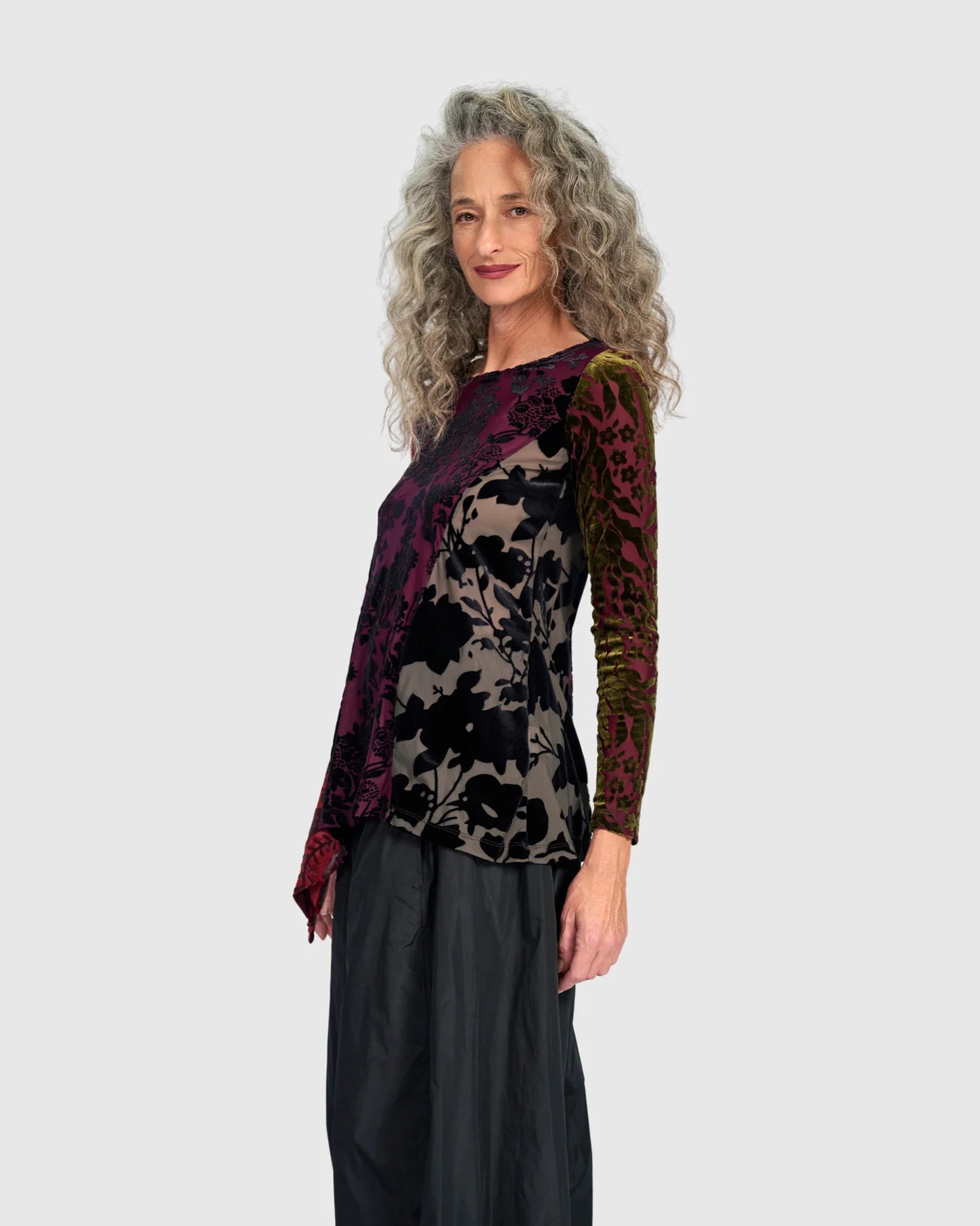Maglia in Devorè Stretch con fondo asimmetrico