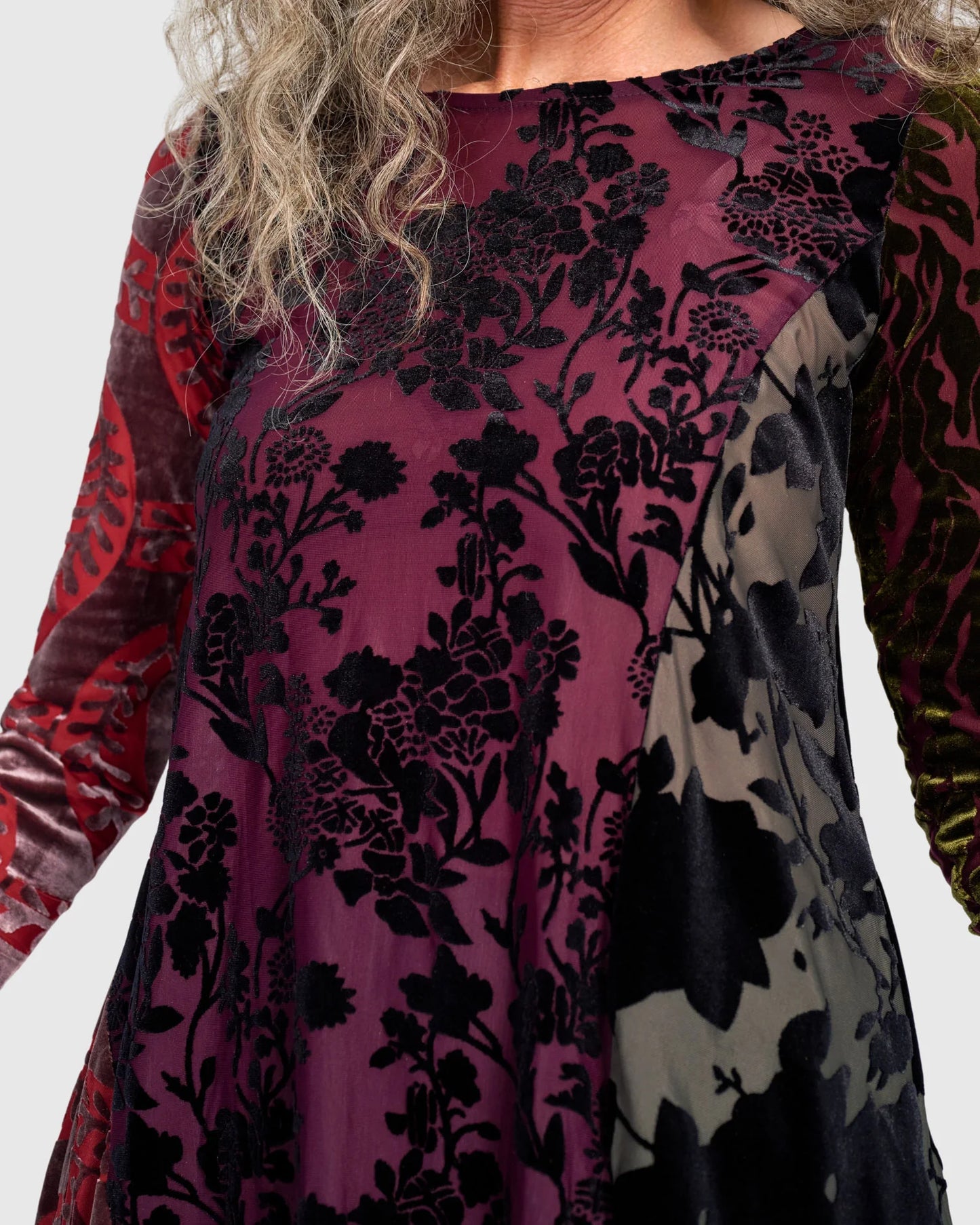 Maglia in Devorè Stretch con fondo asimmetrico