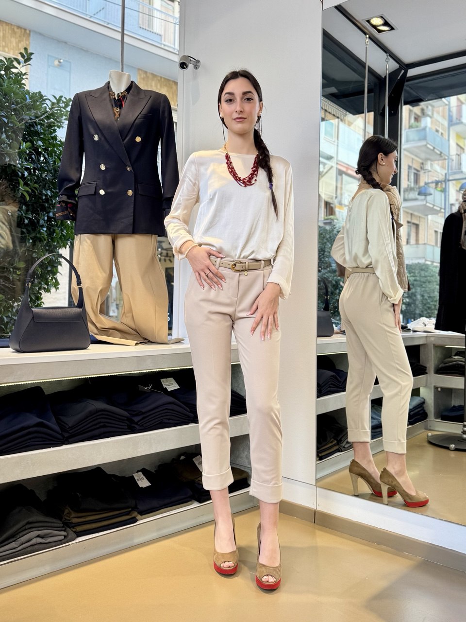 Pantalone alla caviglia con molla in vita - Beige, Nero o Celeste