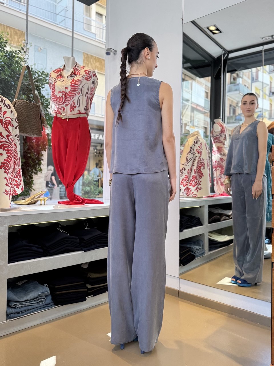 Completo Pantalone in tessuto effetto mano pesca - Grigio, Cammello