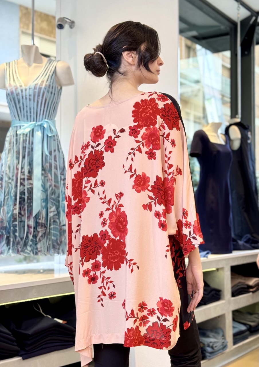 Blusa oversize in viscosa in tessuto operato in stampa floreale
