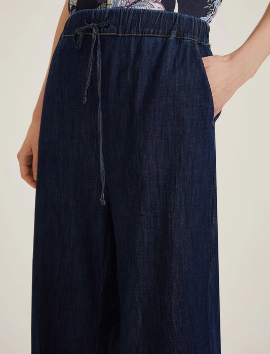 Jeans a gamba larga in denim leggerissimo
