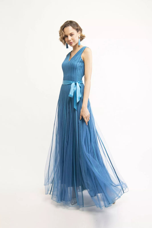 Abito lungo turchese in tulle e raso