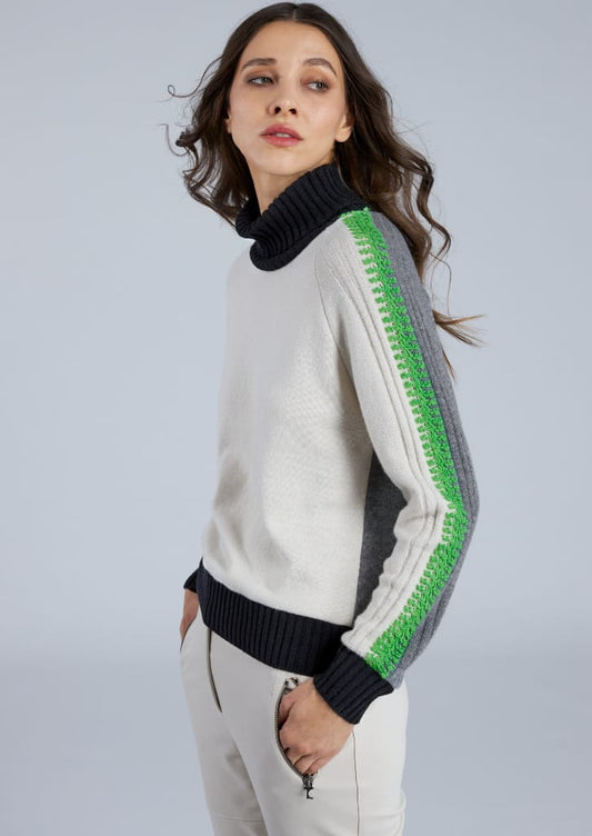 Maglia a collo alto con bordi a contrasto