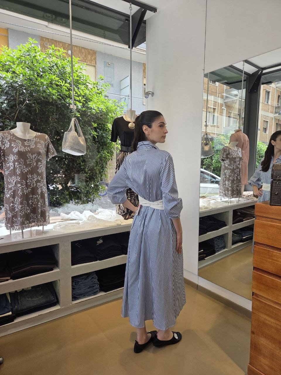 Abito Chemisier Maxi a Righe con Taschino in Pizzo