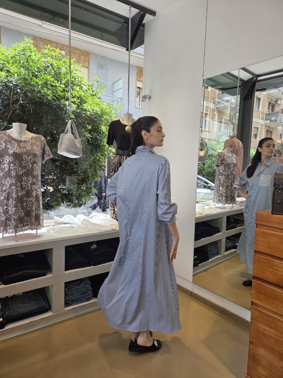 Abito Chemisier Maxi a Righe con Taschino in Pizzo