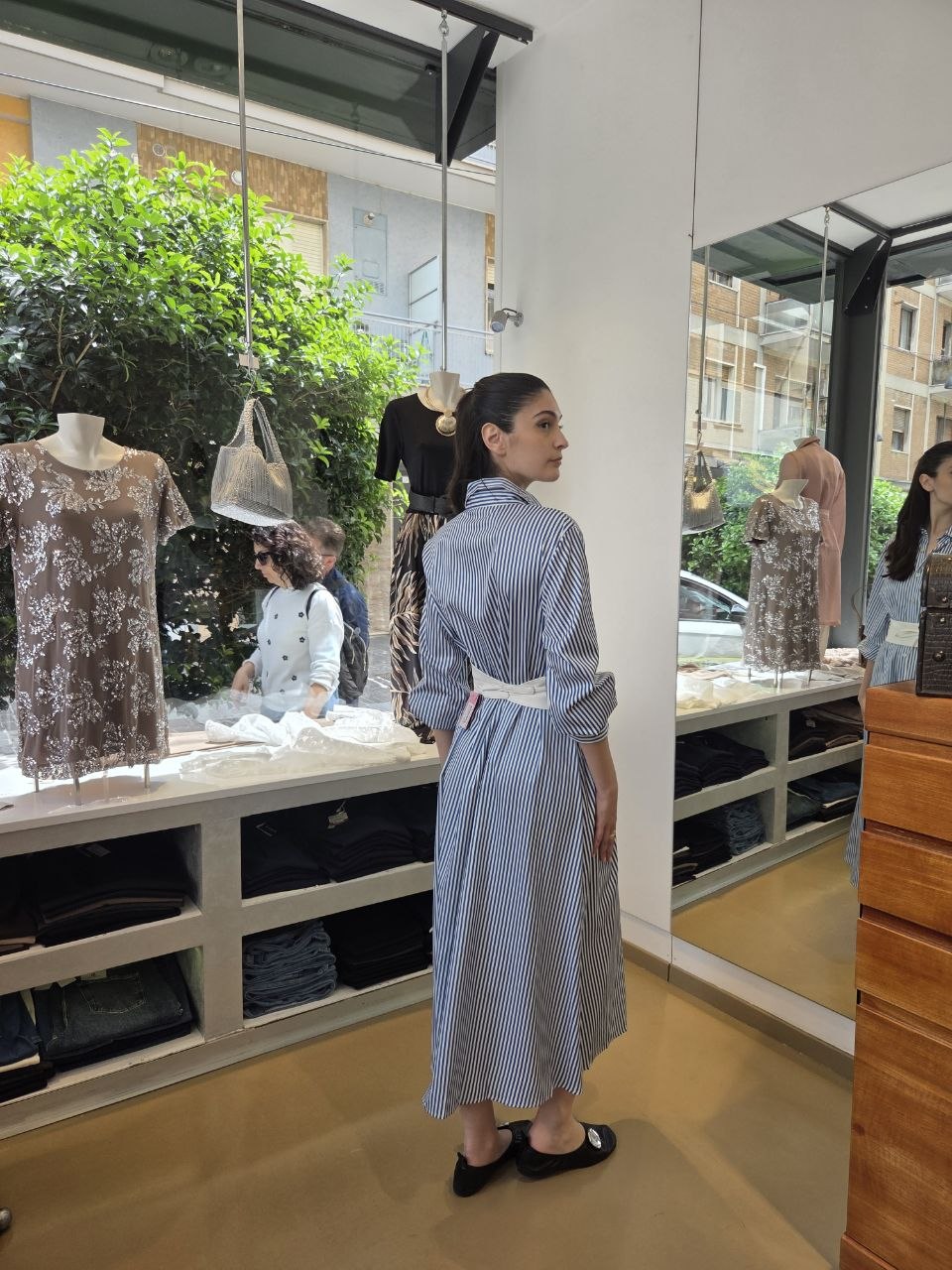 Abito Chemisier Maxi a Righe con Taschino in Pizzo