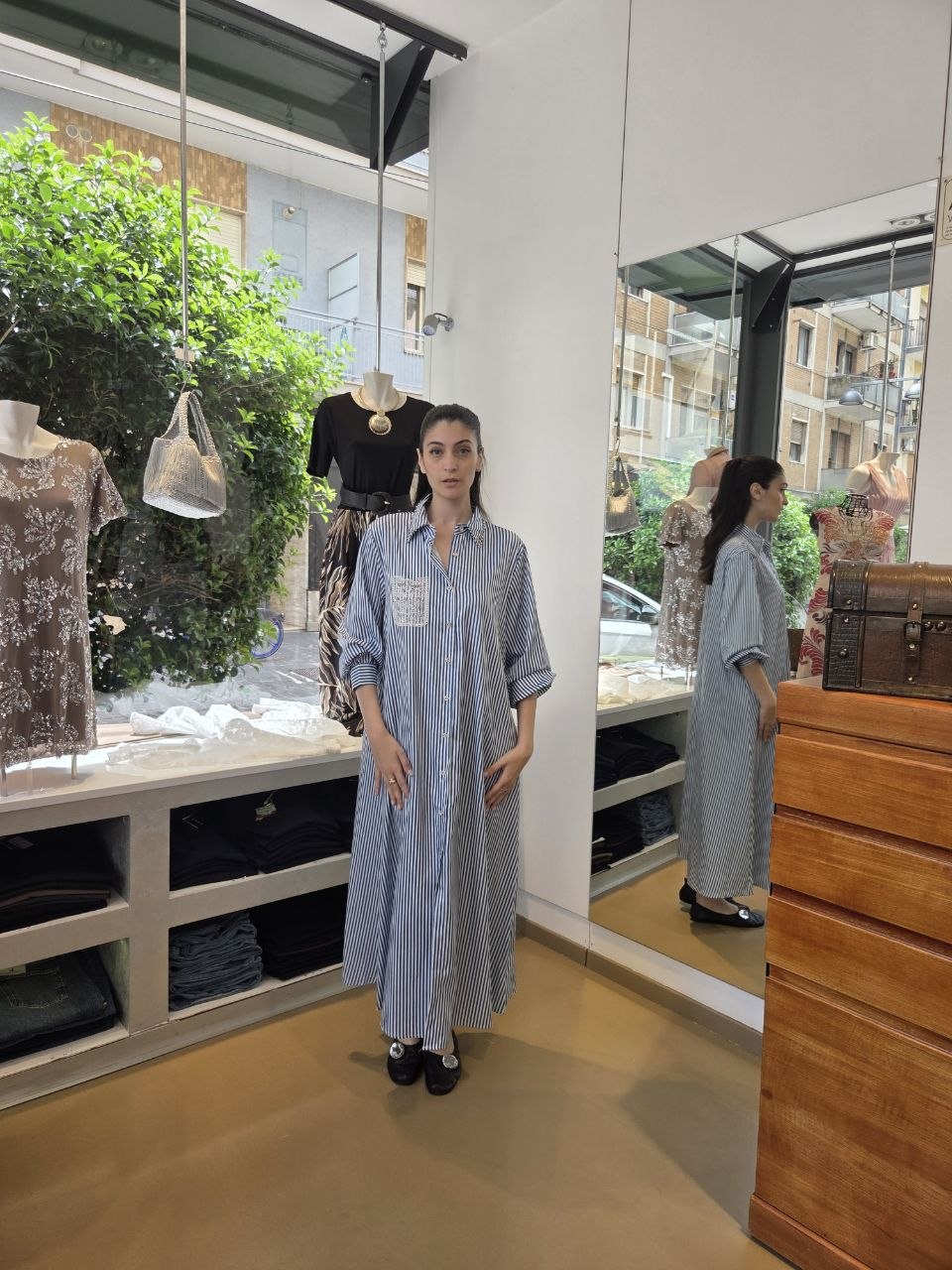 Abito Chemisier Maxi a Righe con Taschino in Pizzo