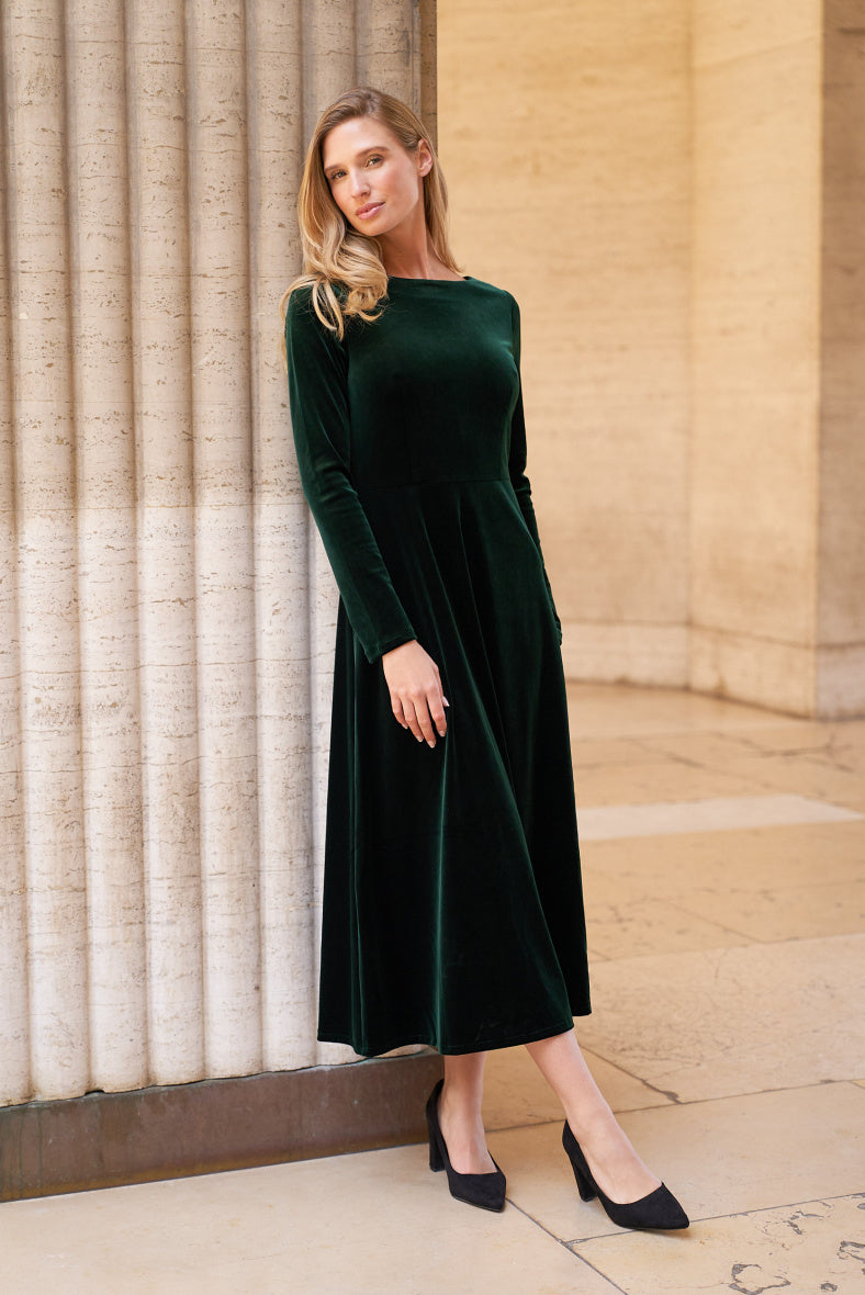 Abito Midi in Velluto Liscio con Scollo a Barchetta e Maniche Lunghe - Verde Bottiglia, Nero, Blu