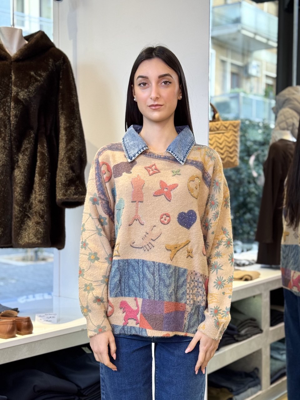 Maglia Stampa Couture con Colletto Denim Staccabile- Bianca o Cammello