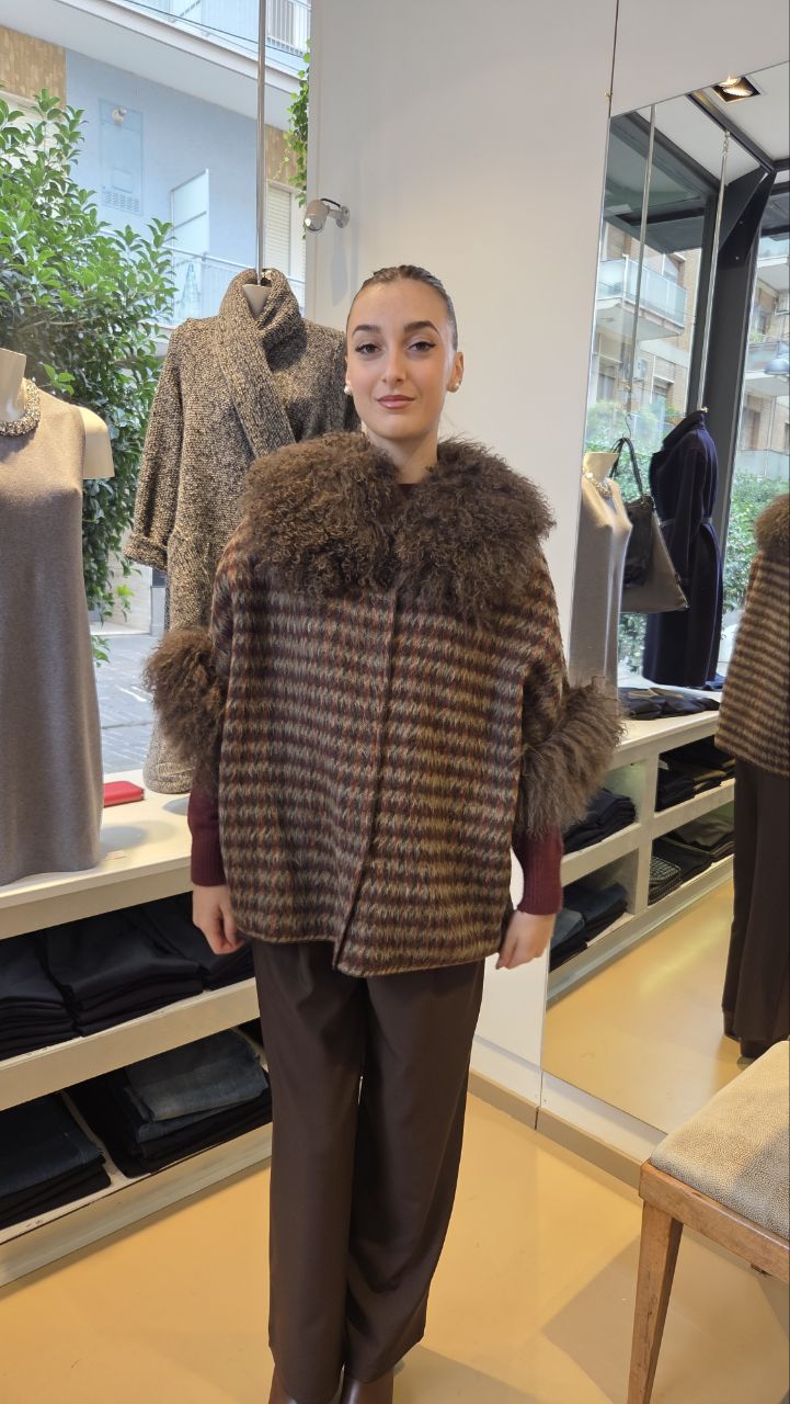 Giacca a Mantella in Mohair con Dettagli Staccabili in Mongolia - Celeste Polvere, Bordeaux