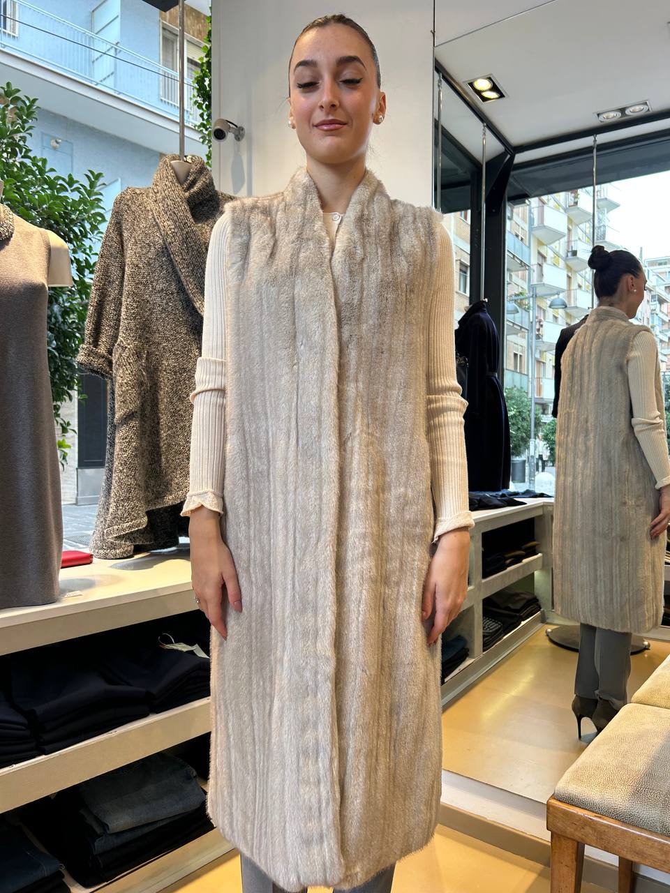 Gilet Lungo Reversibile in Finto Visone - Avorio
