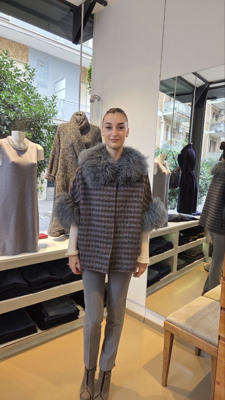 Giacca a Mantella in Mohair con Dettagli Staccabili in Mongolia - Celeste Polvere, Bordeaux