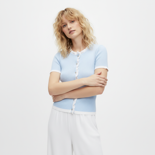 Golfino in maglia aderente