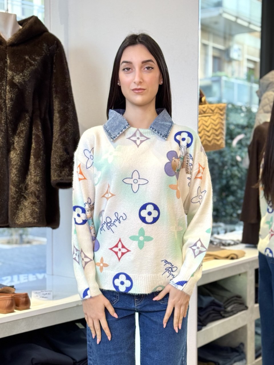 Maglia Stampa Couture con Colletto Denim Staccabile- Bianca o Cammello