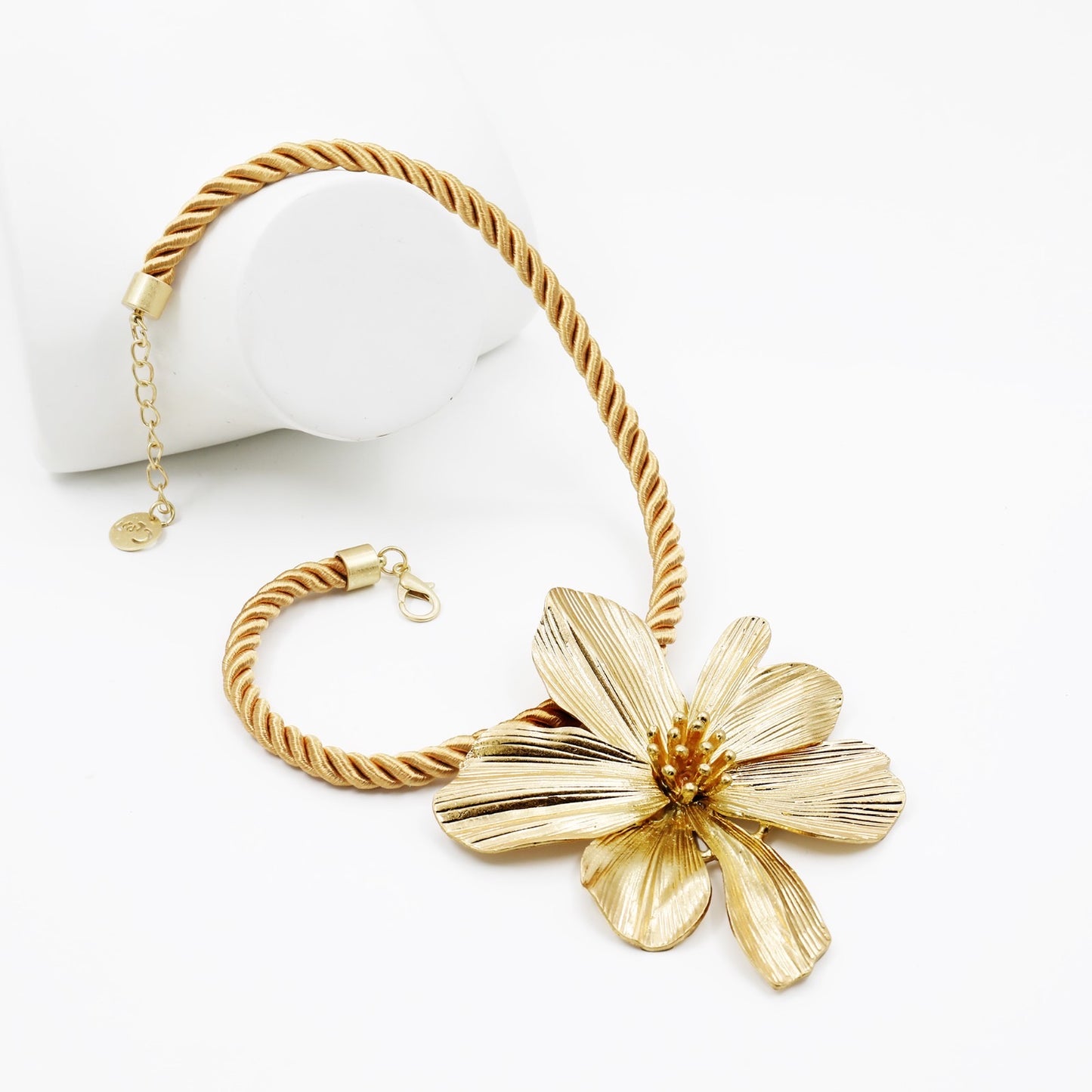 Choker necklace with large flower