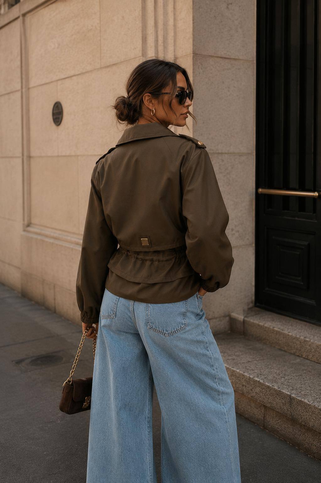 Trench Corto Stile Sahariana con Coulisse in Vita